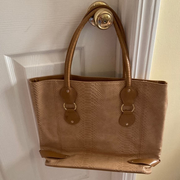 tan snake skin print tote - Picture 3 of 8